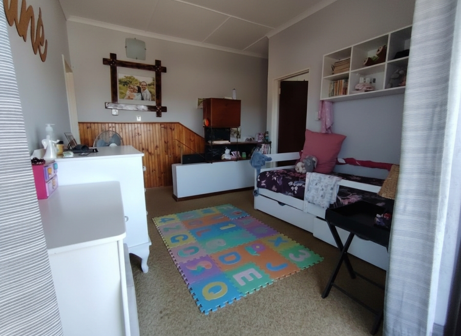 5 Bedroom Property for Sale in Glenlilly Western Cape